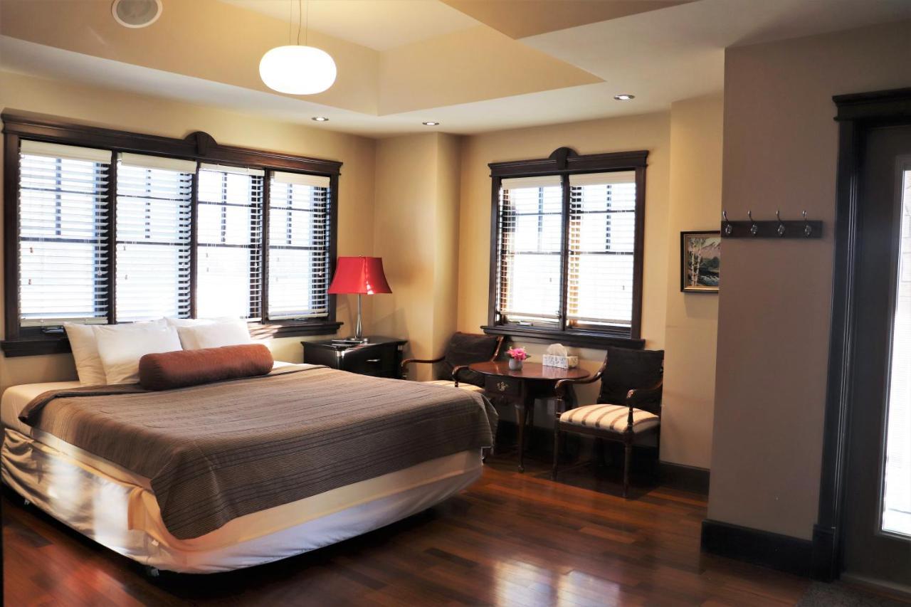 YYC Westmount River Inn מראה חיצוני תמונה