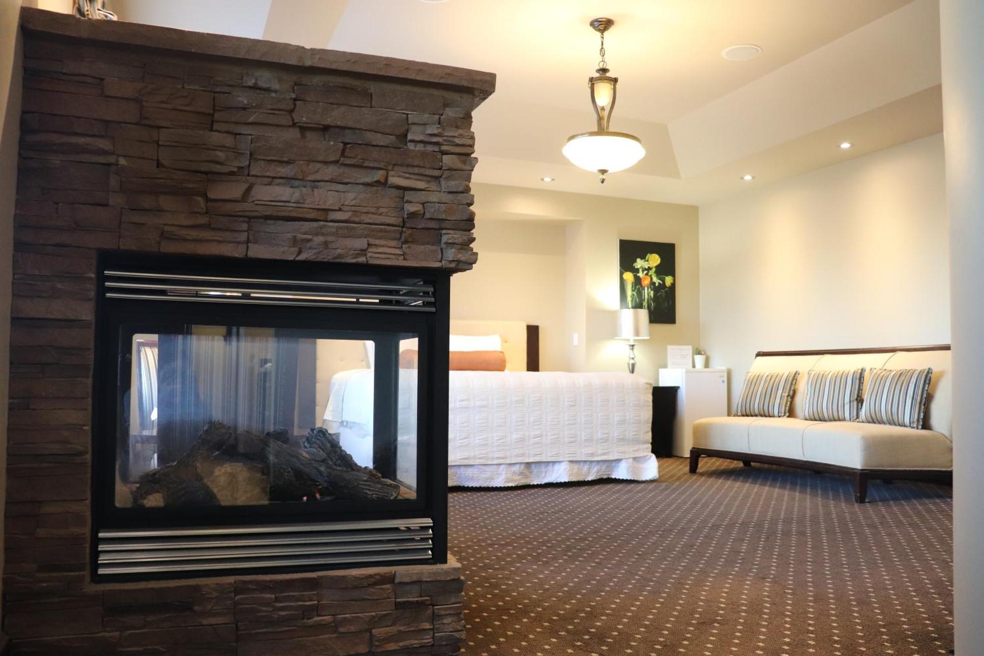 YYC Westmount River Inn חדר תמונה