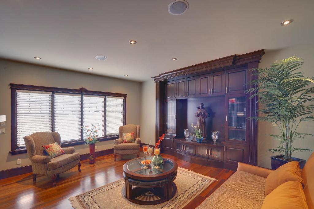 YYC Westmount River Inn מראה חיצוני תמונה