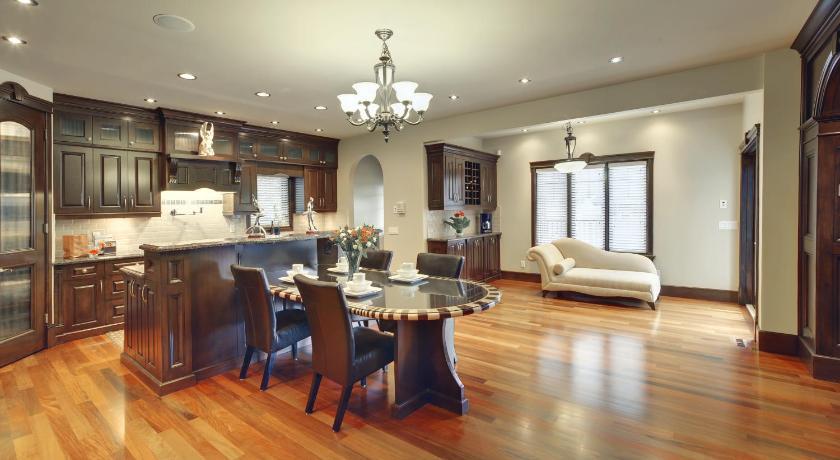 YYC Westmount River Inn מראה חיצוני תמונה