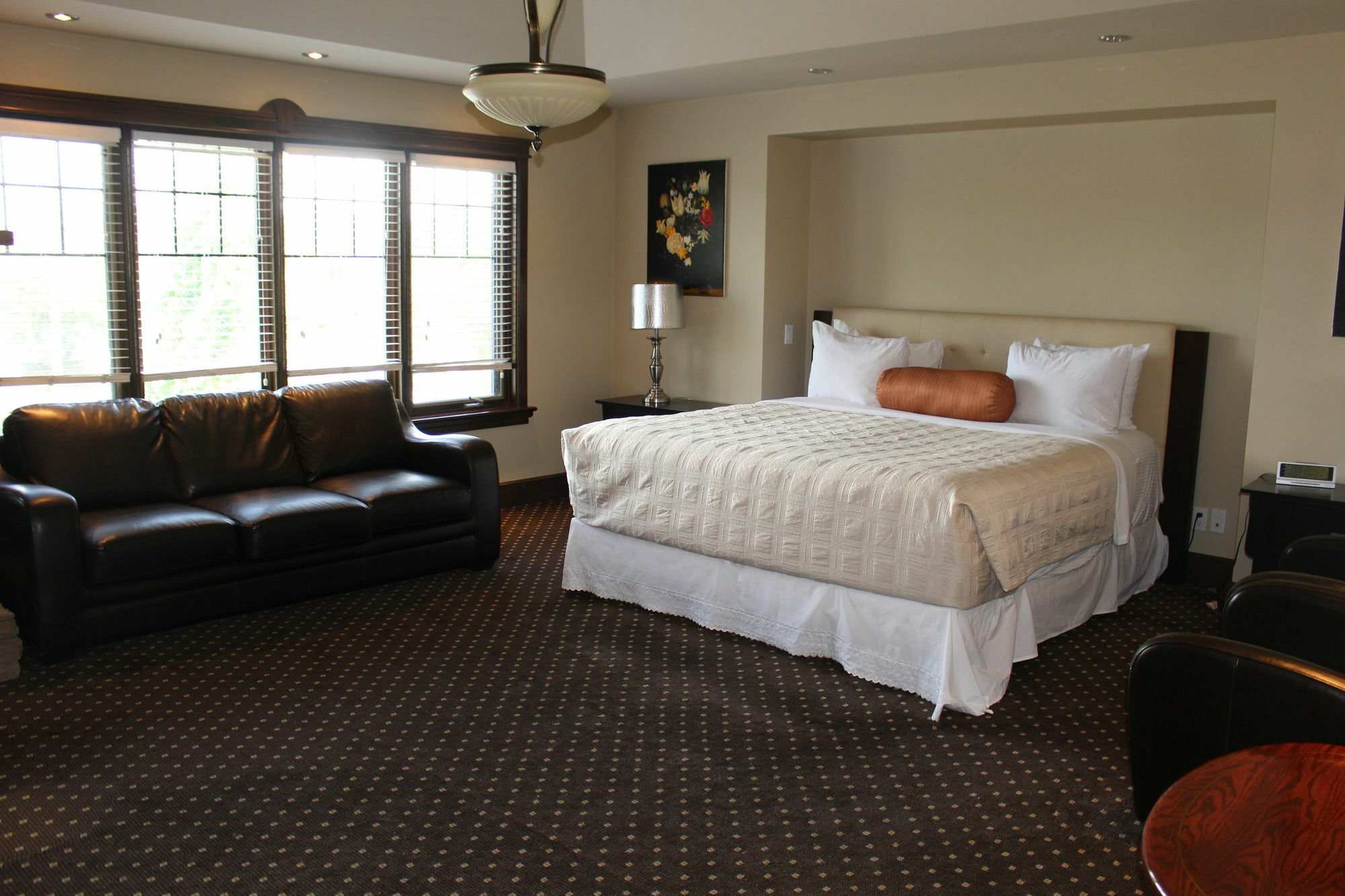 YYC Westmount River Inn מראה חיצוני תמונה
