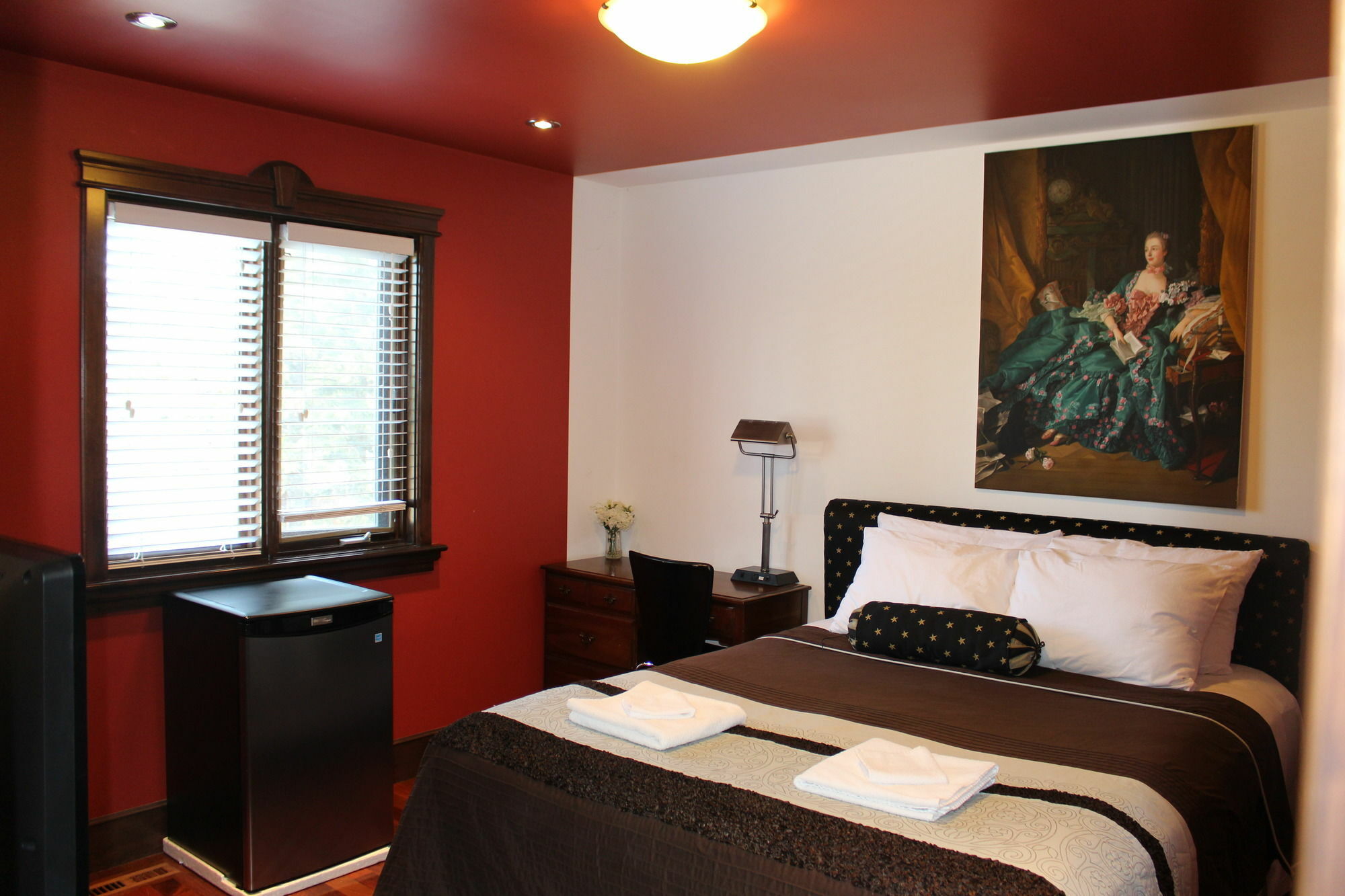 YYC Westmount River Inn מראה חיצוני תמונה