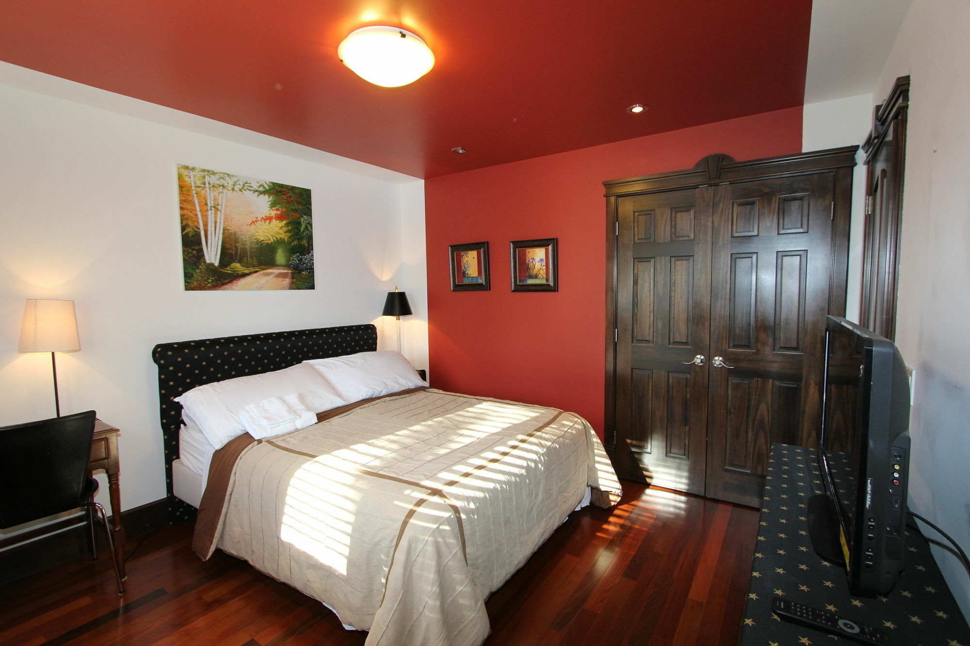 YYC Westmount River Inn מראה חיצוני תמונה